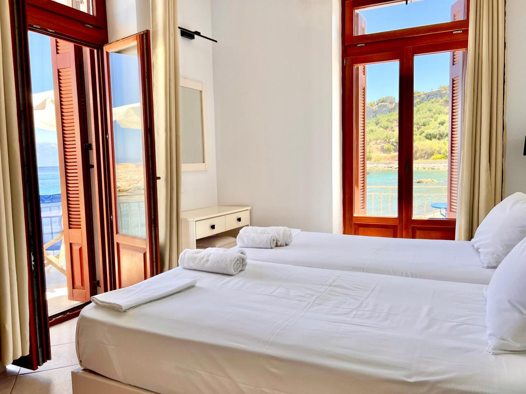 Xenios Zeus Rooms Koroni  Exterior photo